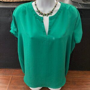 Pleione Kelly Green Short Sleeve Silky Blouse Large